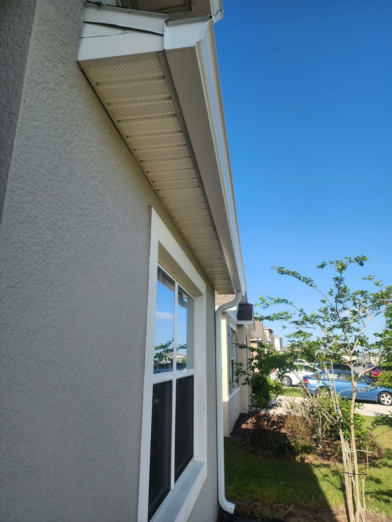 Seamless gutter and downspout installation in Bartow FL